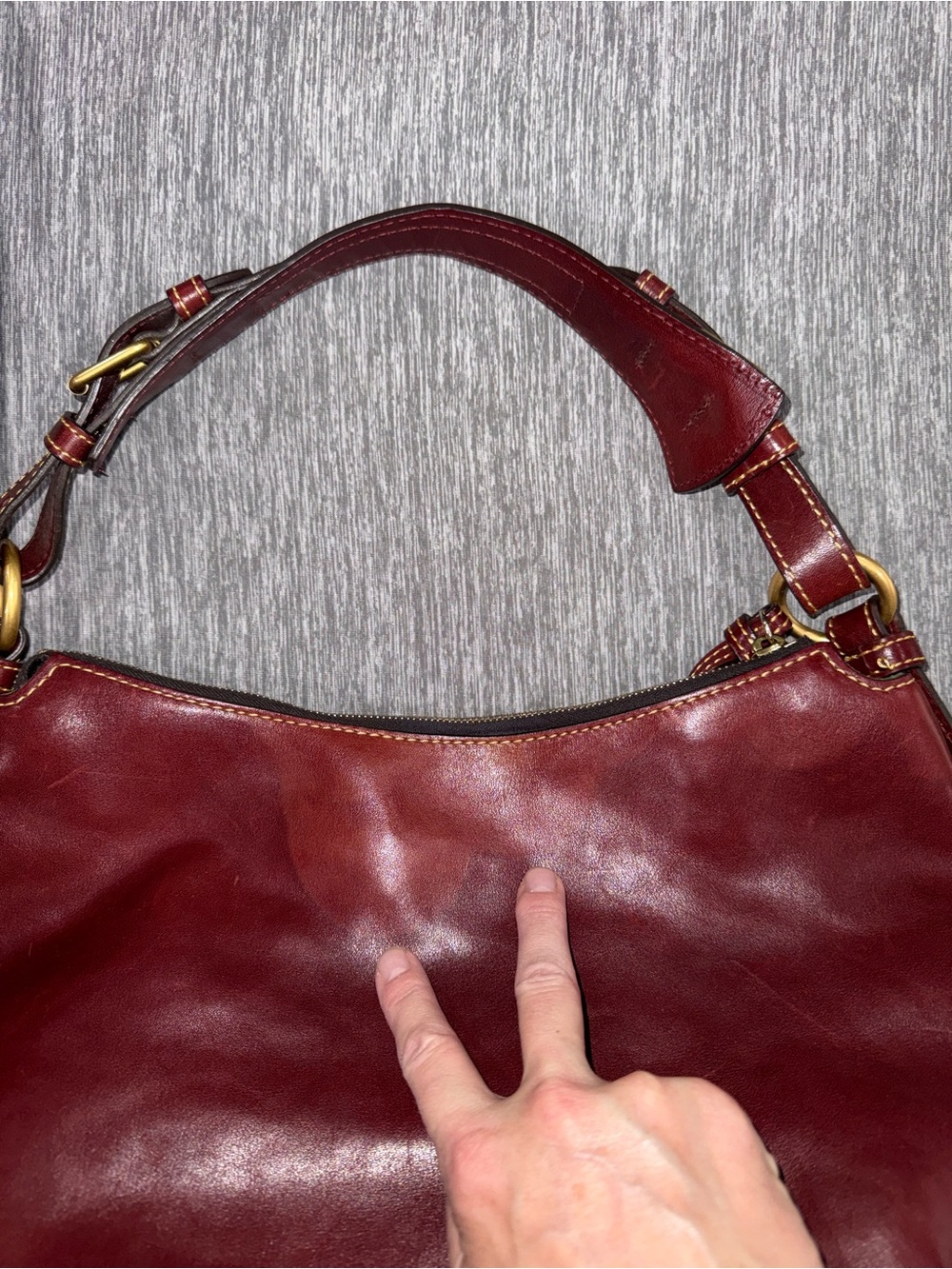 Dooney & Bourke Kingston Shoulder bag in Bordeaux Florentine leather - Picture 3 of 15